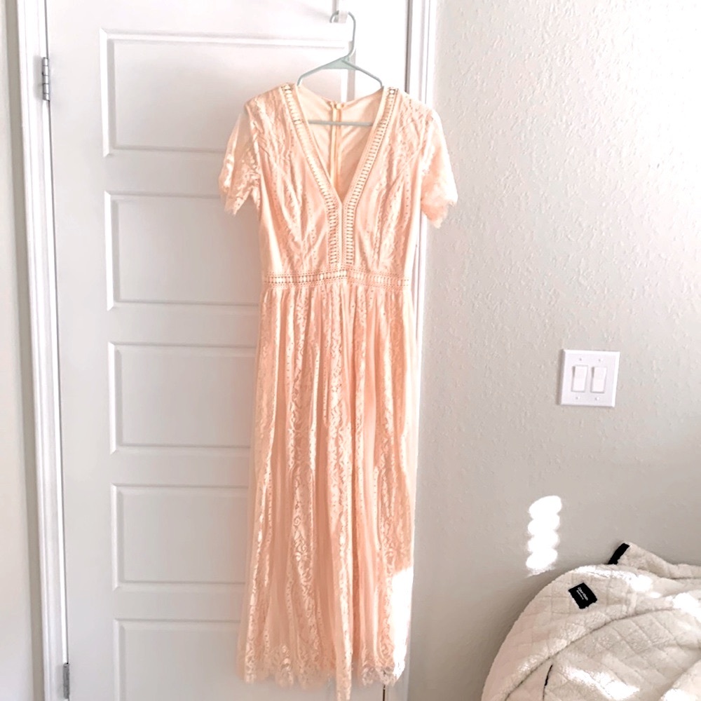 Beautiful Lace Dress Size Medium